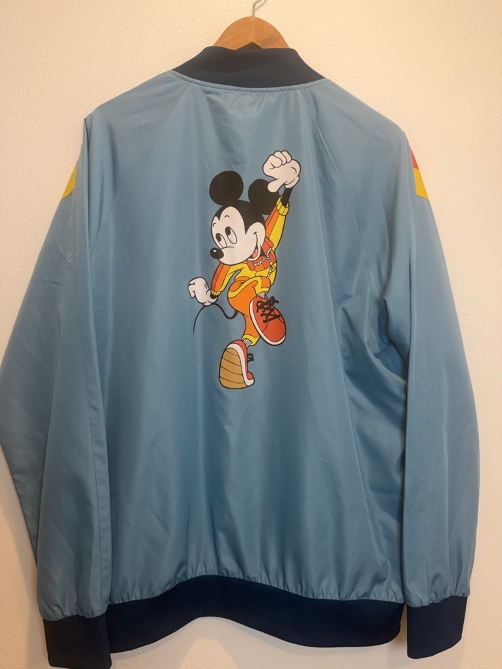 Vibrant Retro 80’s/90’s Style Mickey Mouse Windbreaker Disney Park Exclusive - Picture 2 of 3